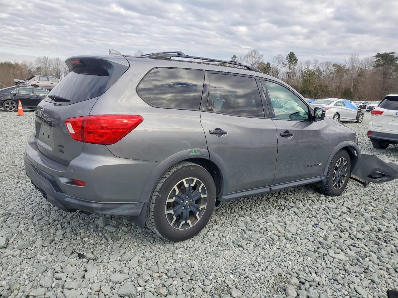 2020 NISSAN PATHFINDER SL photo 3