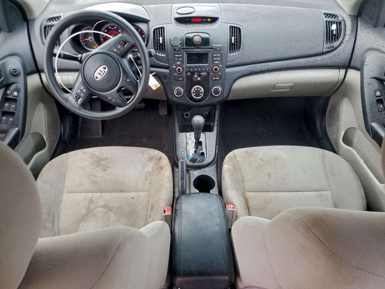 2010 KIA FORTE EX photo 8