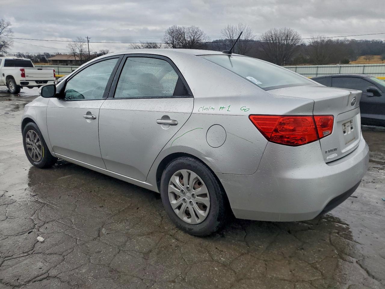 2010 KIA FORTE EX photo 2
