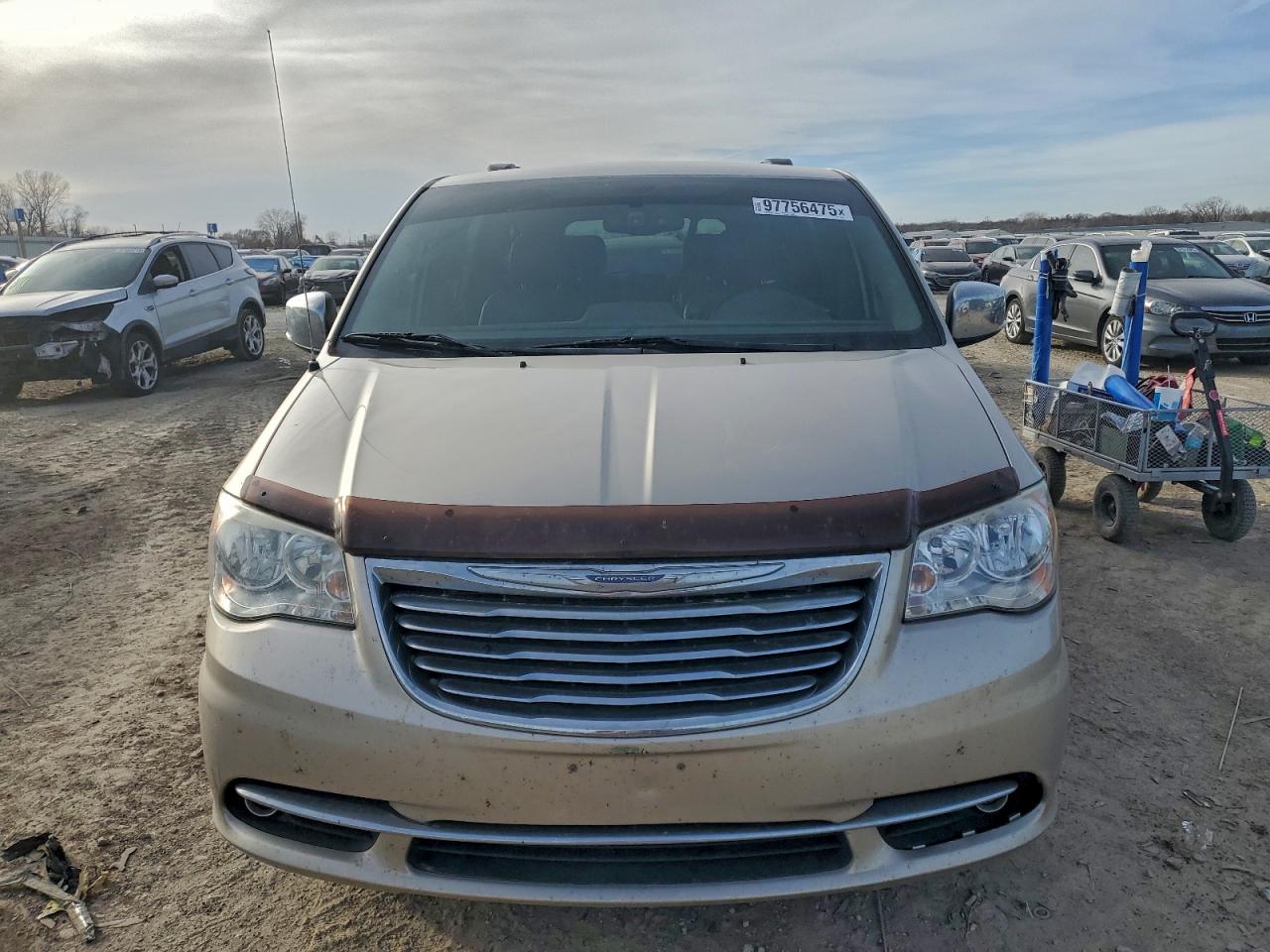2013 CHRYSLER TOWN & COUNTRY TOURING L photo 5