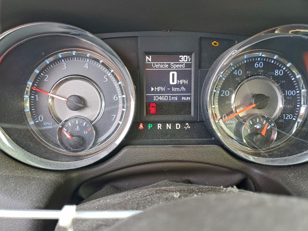 2013 CHRYSLER TOWN & COUNTRY TOURING L photo 9
