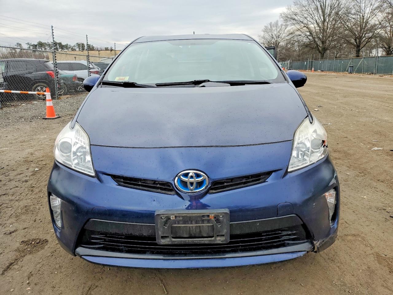 2015 TOYOTA PRIUS photo 5