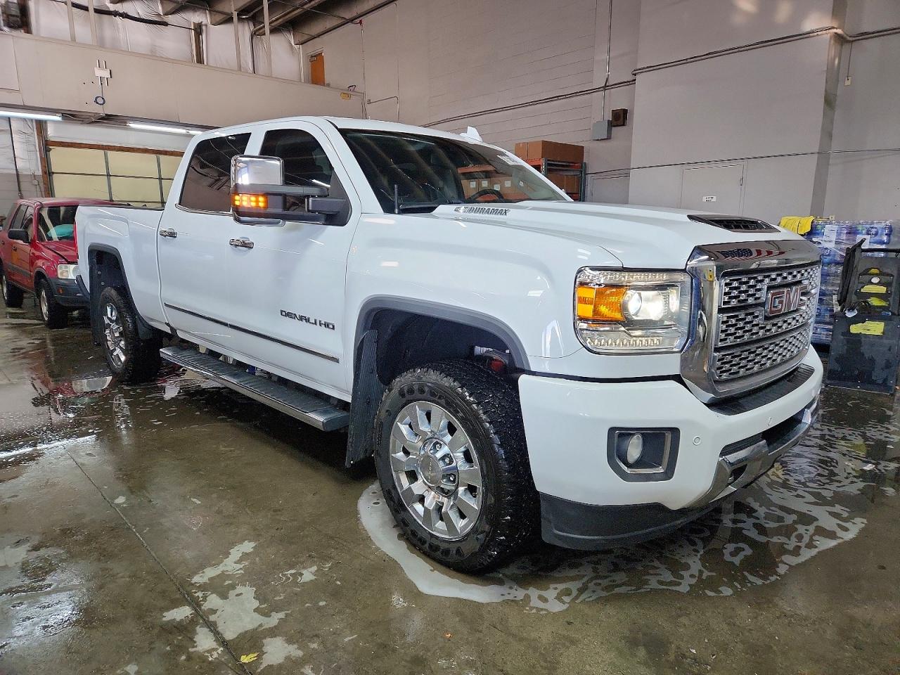 2019 GMC SIERRA K2500 DENALI photo 4