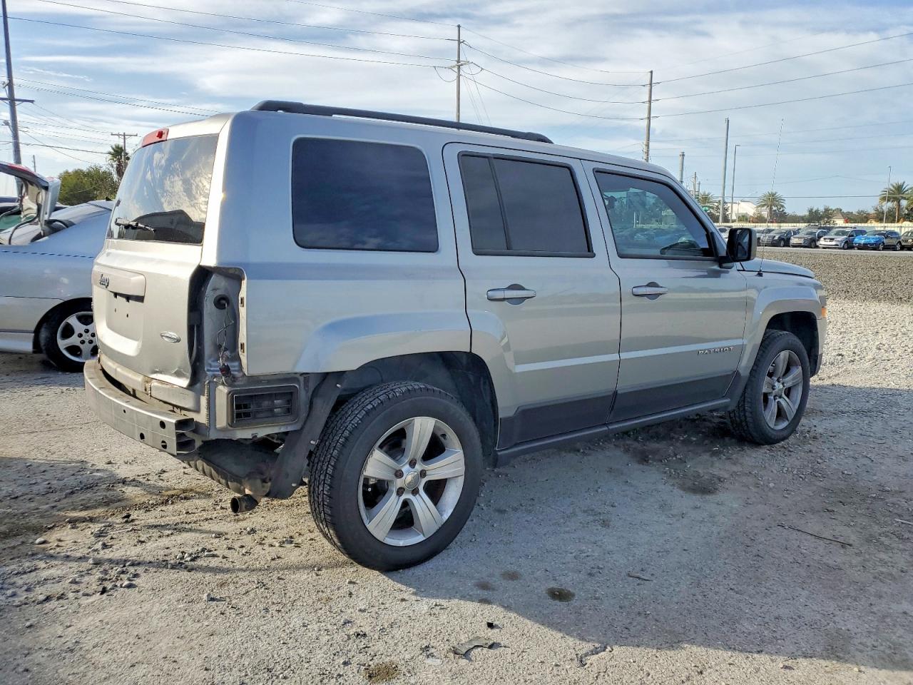 2014 JEEP PATRIOT LATITUDE photo 3