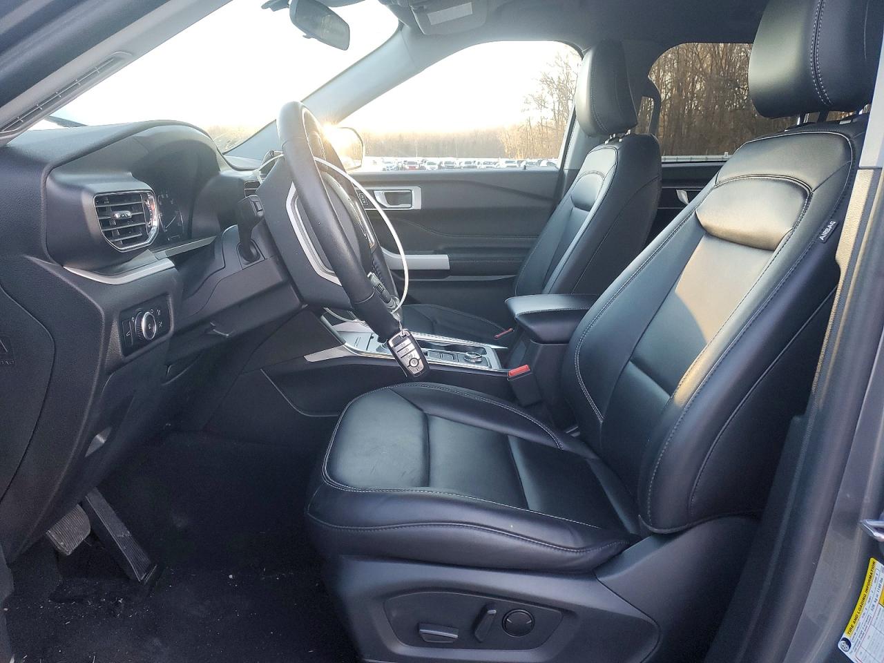 2024 FORD EXPLORER XLT photo 13