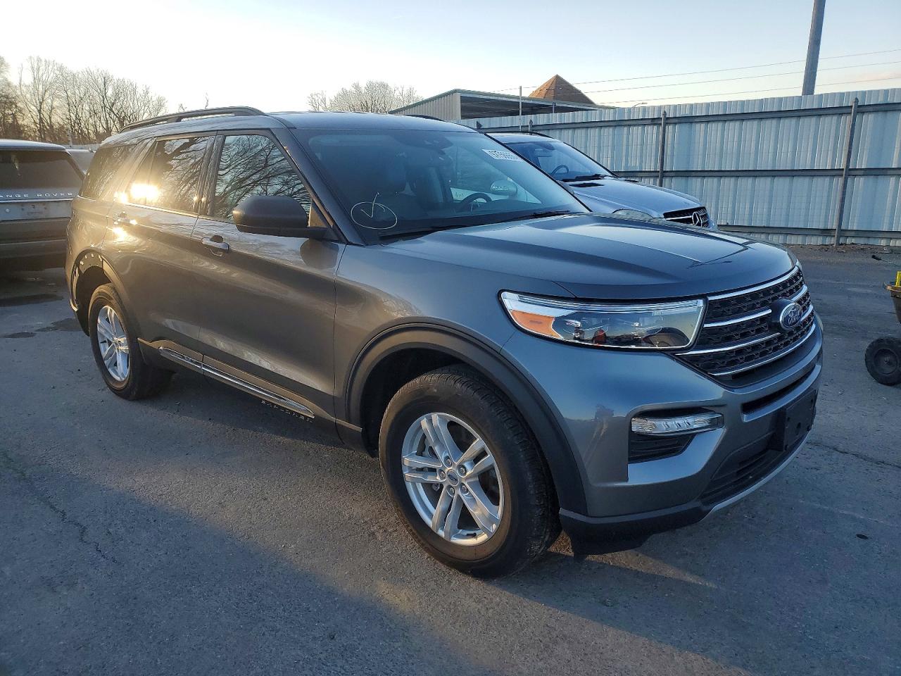 2024 FORD EXPLORER XLT photo 7