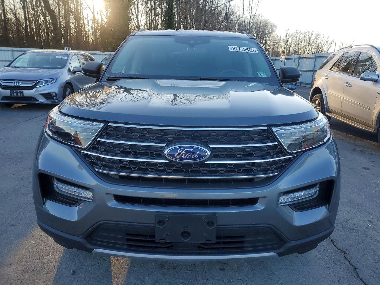 2024 FORD EXPLORER XLT photo 9