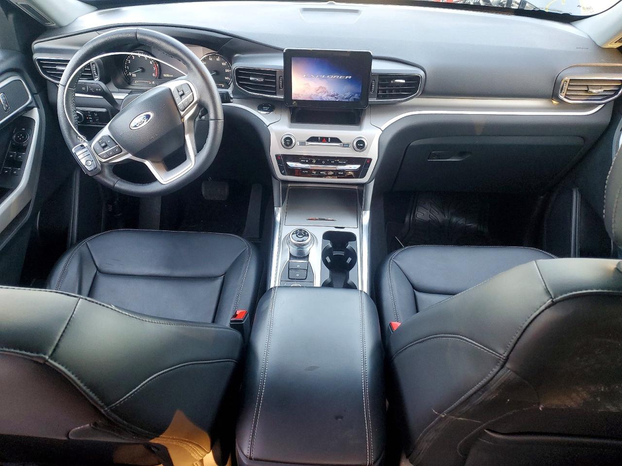 2024 FORD EXPLORER XLT photo 15