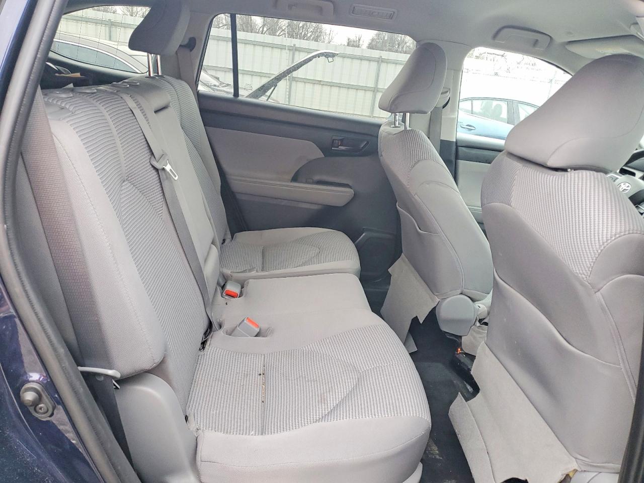 2022 TOYOTA HIGHLANDER L photo 11