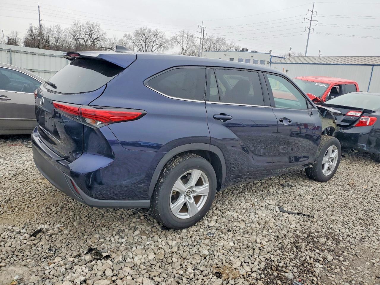 2022 TOYOTA HIGHLANDER L photo 3