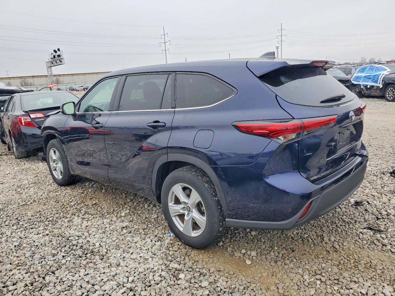 2022 TOYOTA HIGHLANDER L photo 2