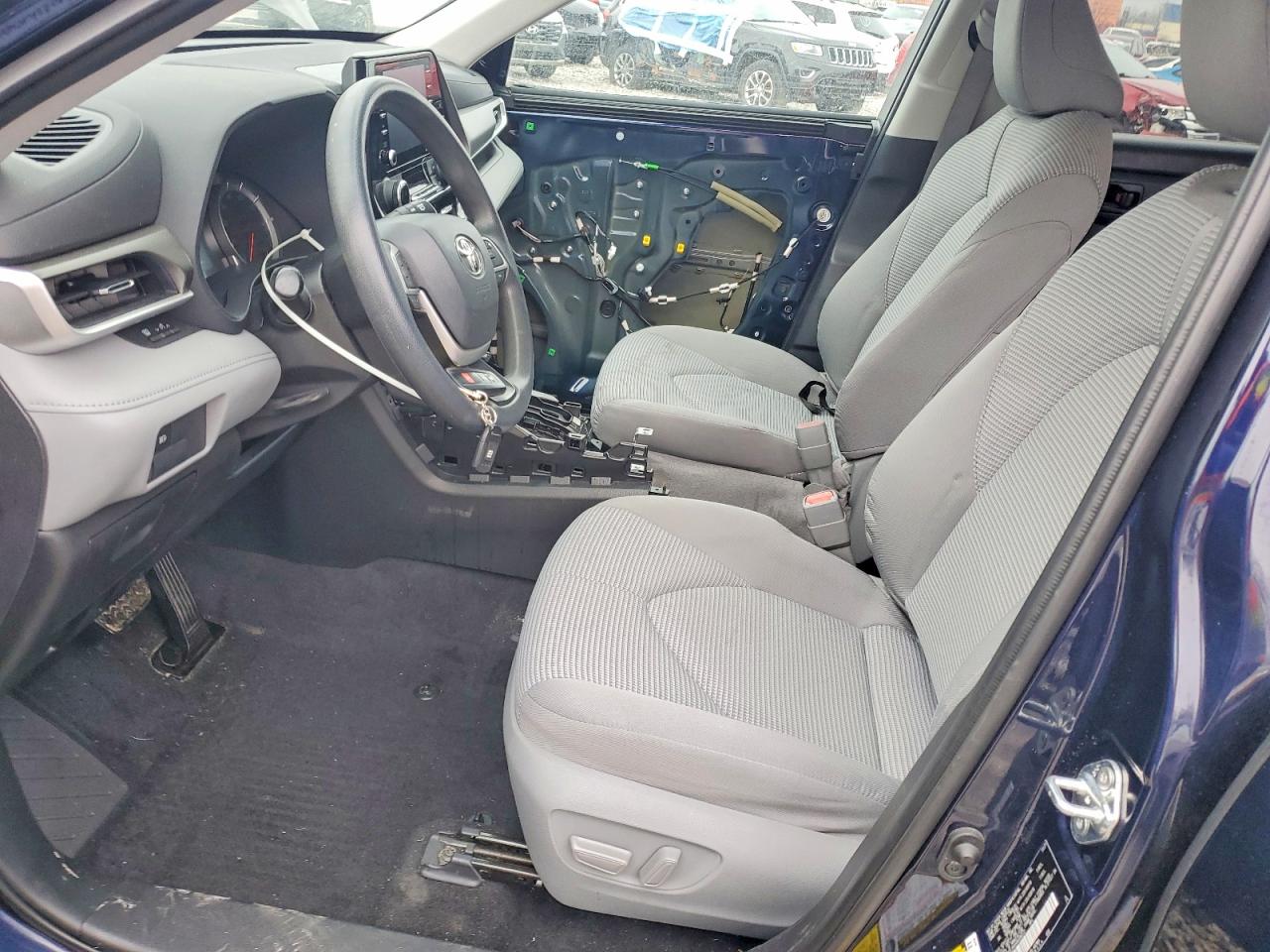 2022 TOYOTA HIGHLANDER L photo 7