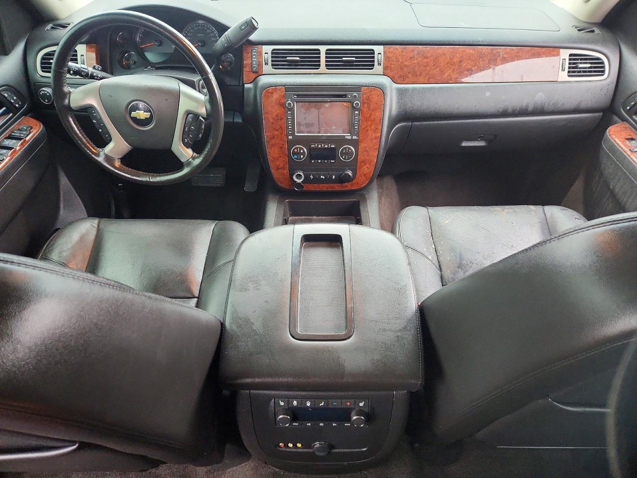 2013 CHEVROLET SUBURBAN K1500 LT photo 8