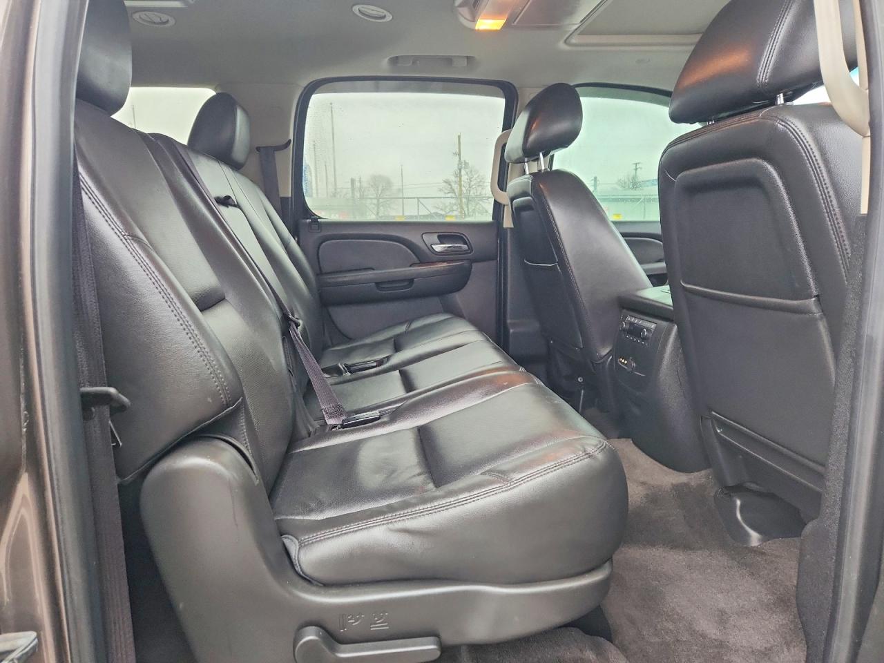 2013 CHEVROLET SUBURBAN K1500 LT photo 11