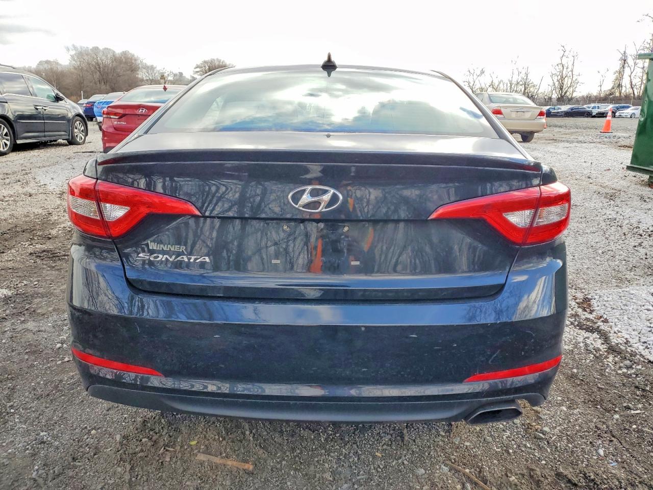 2017 HYUNDAI SONATA SE photo 6