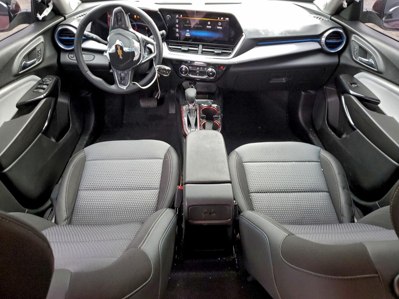 2025 CHEVROLET TRAX 1LT photo 8