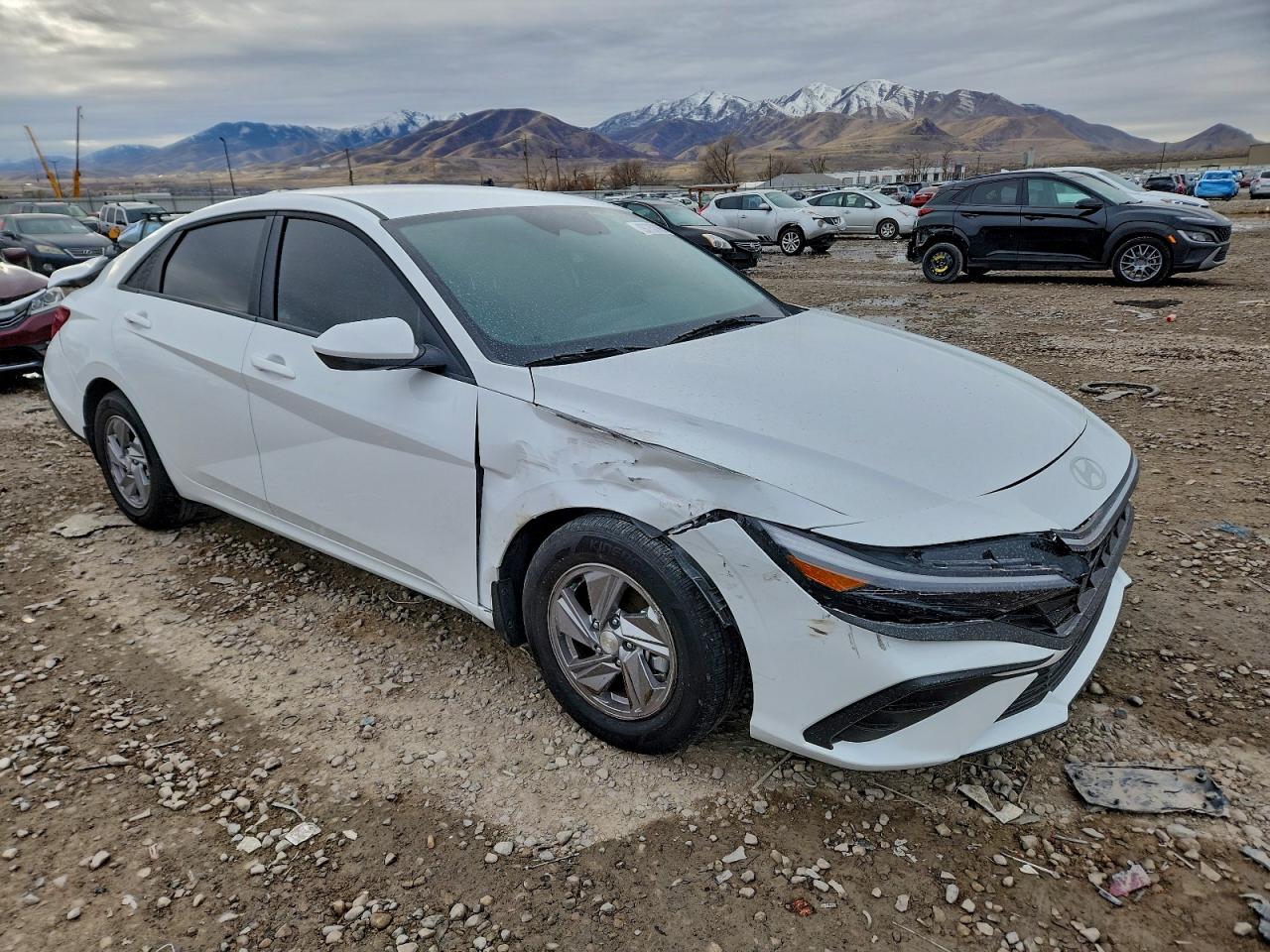 2025 HYUNDAI ELANTRA SE photo 4