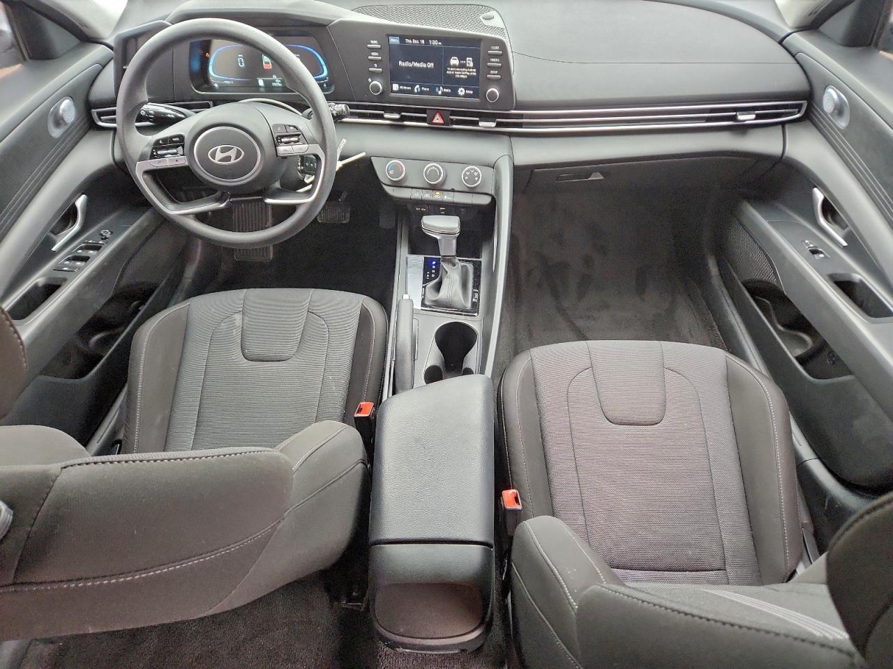 2025 HYUNDAI ELANTRA SE photo 8