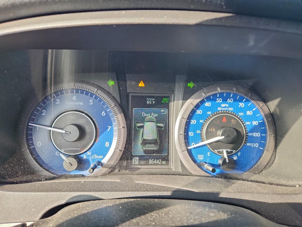 2020 TOYOTA SIENNA XLE photo 9