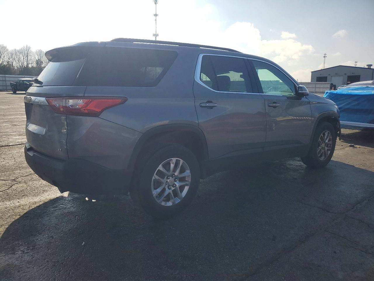 2019 CHEVROLET TRAVERSE LT photo 3