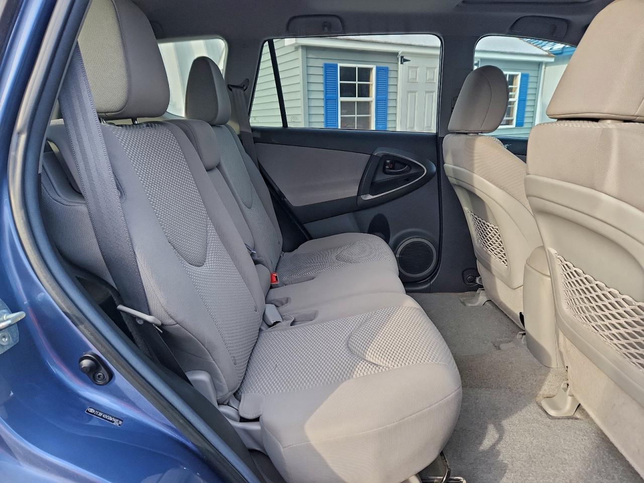 2011 TOYOTA RAV4 photo 21