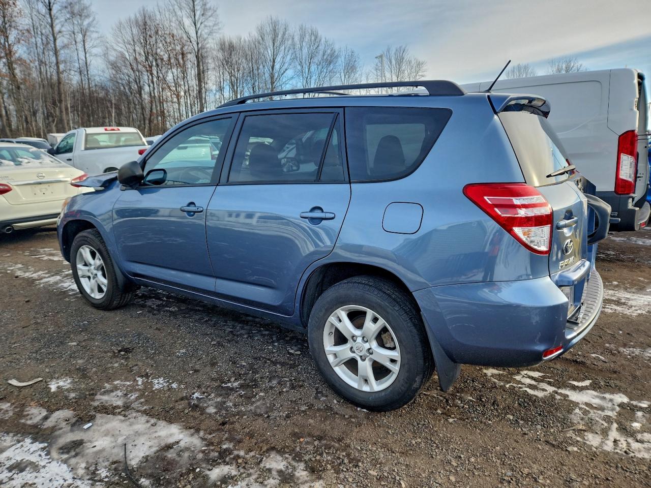 2011 TOYOTA RAV4 photo 3
