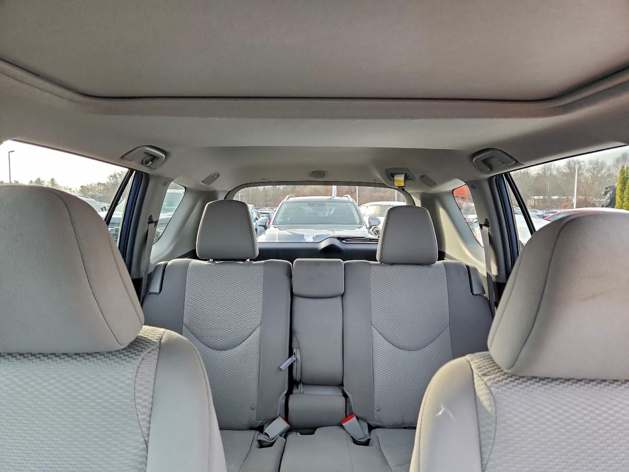 2011 TOYOTA RAV4 photo 19