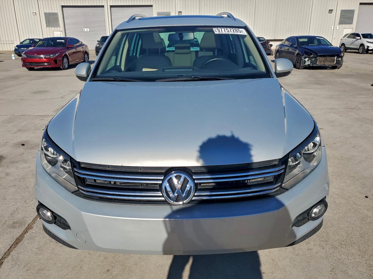 2013 VOLKSWAGEN TIGUAN S photo 5