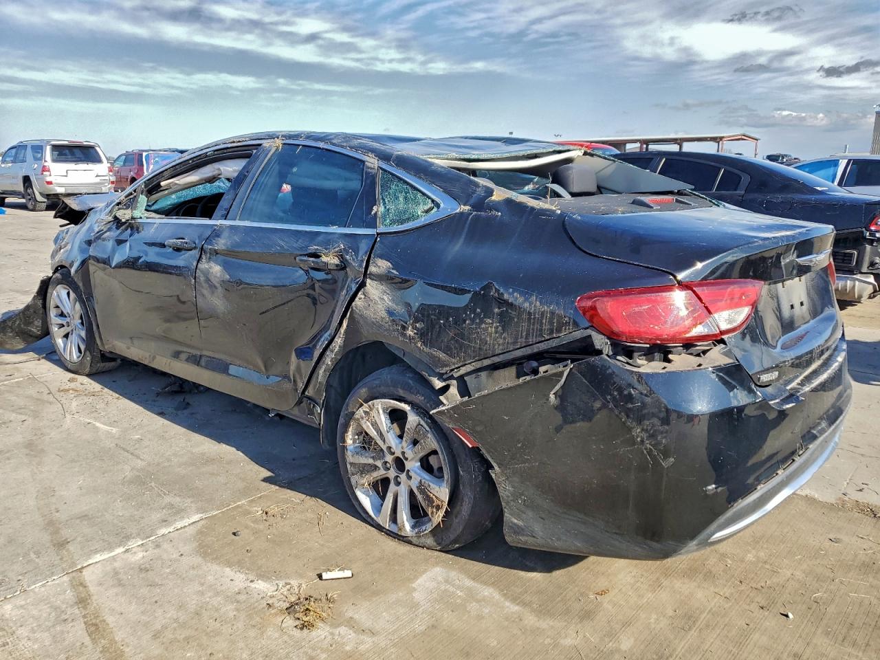 2016 CHRYSLER 200 LIMITED photo 2