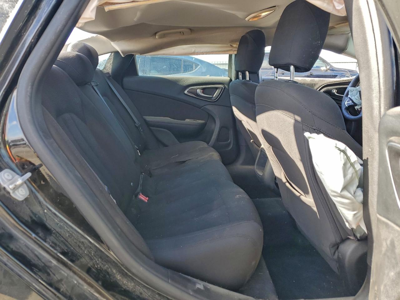 2016 CHRYSLER 200 LIMITED photo 10