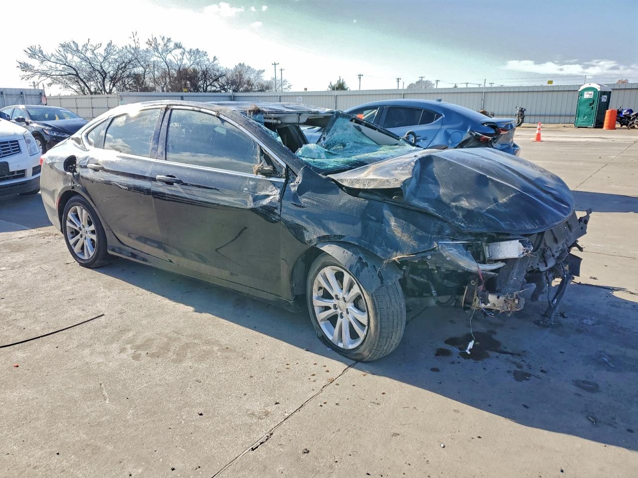 2016 CHRYSLER 200 LIMITED photo 4