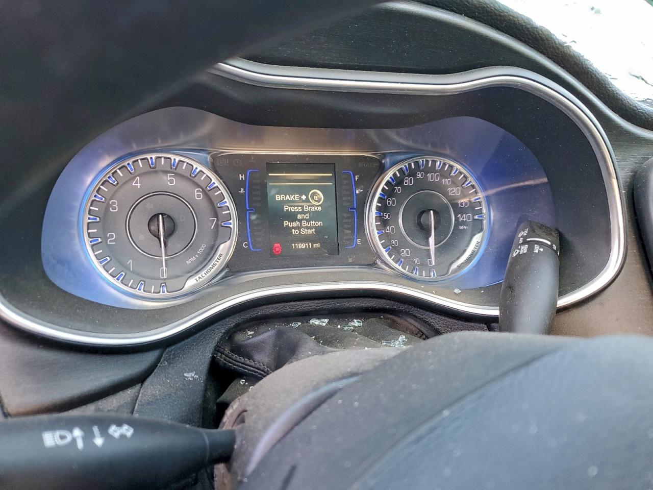 2016 CHRYSLER 200 LIMITED photo 9
