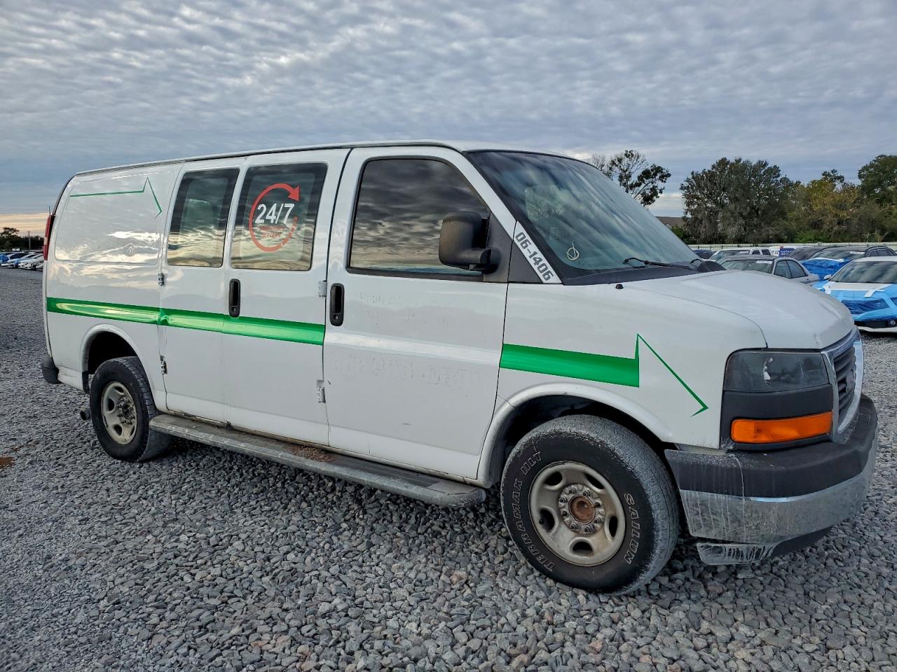 2014 GMC SAVANA G2500 photo 4