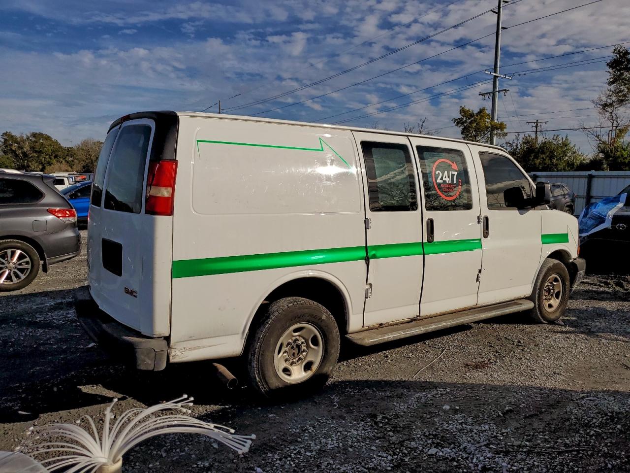 2014 GMC SAVANA G2500 photo 3