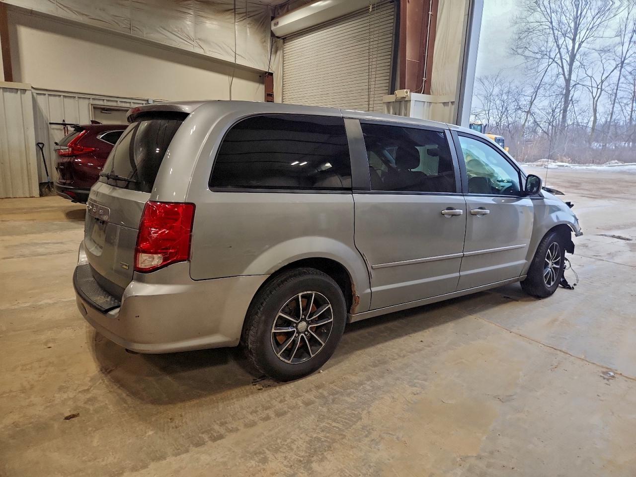 2015 DODGE GRAND CARAVAN SE photo 3