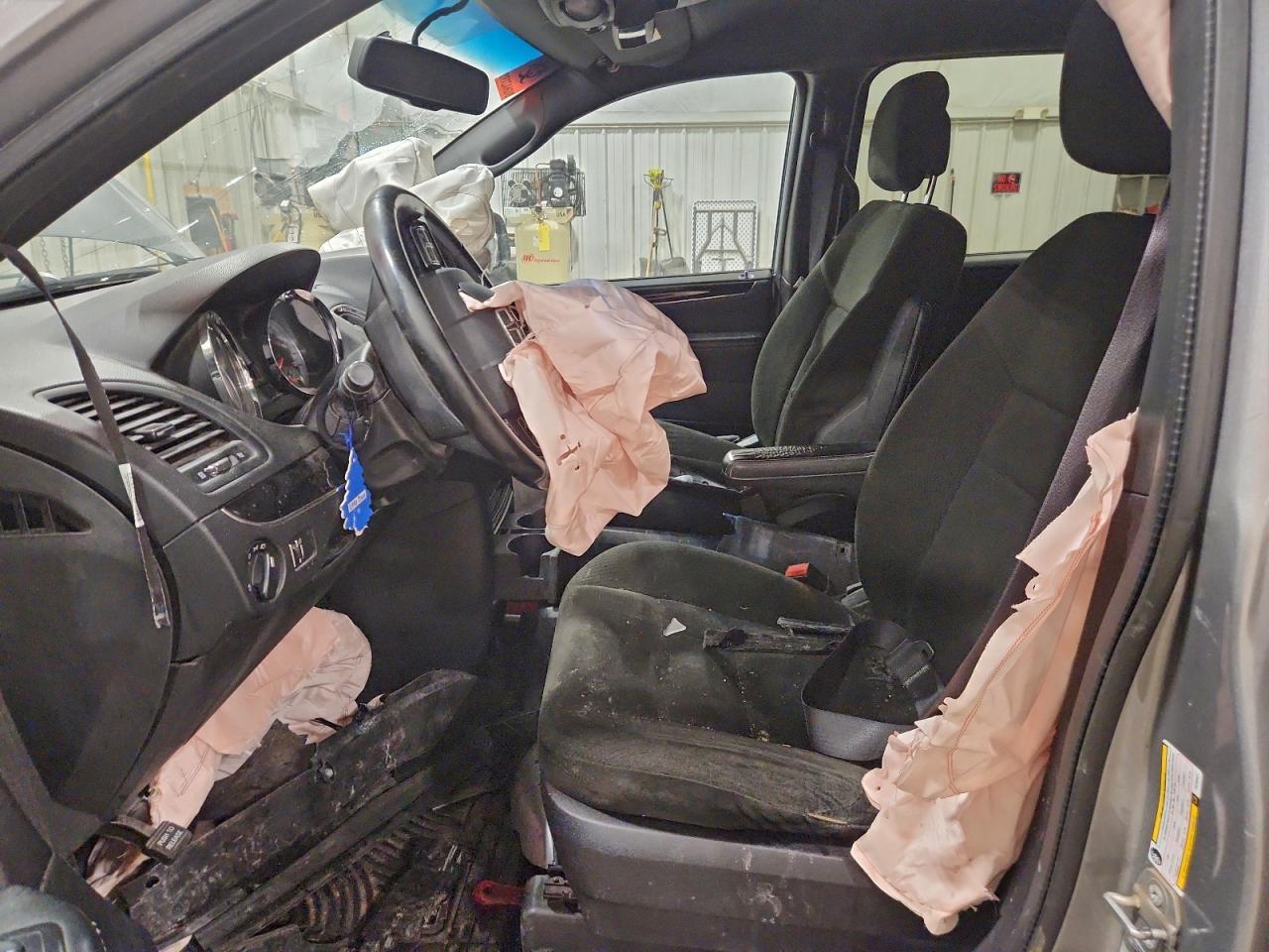 2015 DODGE GRAND CARAVAN SE photo 7