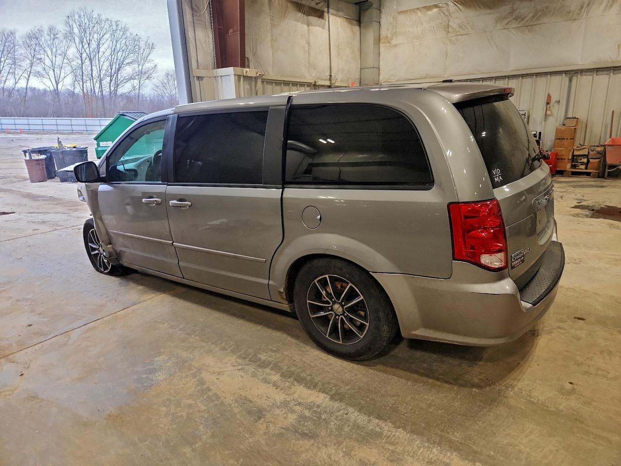 2015 DODGE GRAND CARAVAN SE photo 2