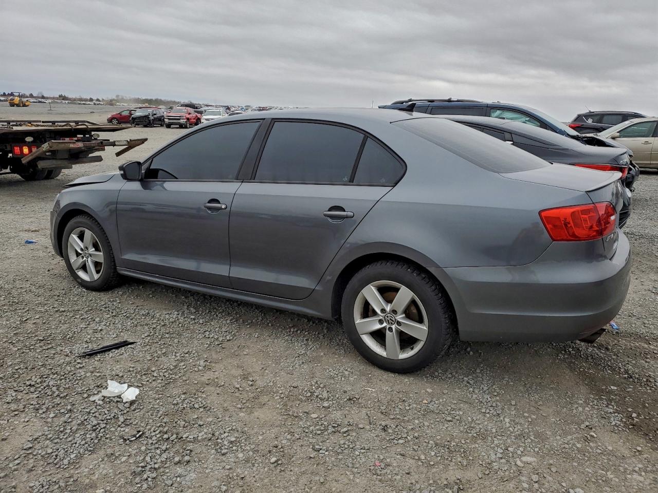 2011 VOLKSWAGEN JETTA TDI photo 2