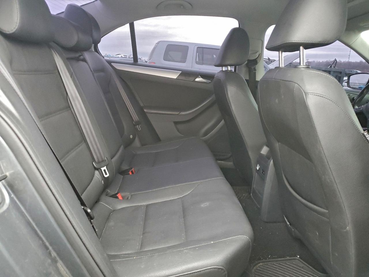 2011 VOLKSWAGEN JETTA TDI photo 10