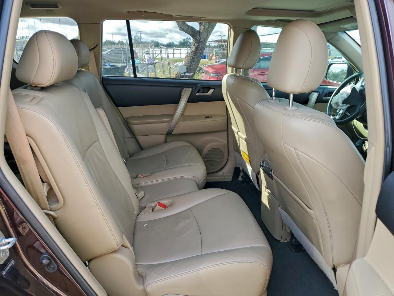 2013 TOYOTA HIGHLANDER BASE photo 11
