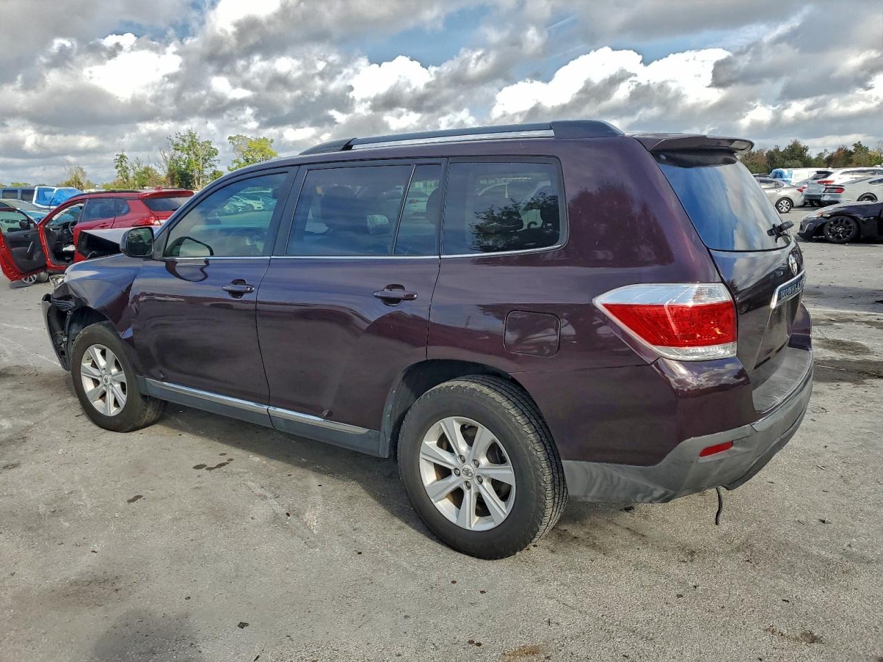 2013 TOYOTA HIGHLANDER BASE photo 2