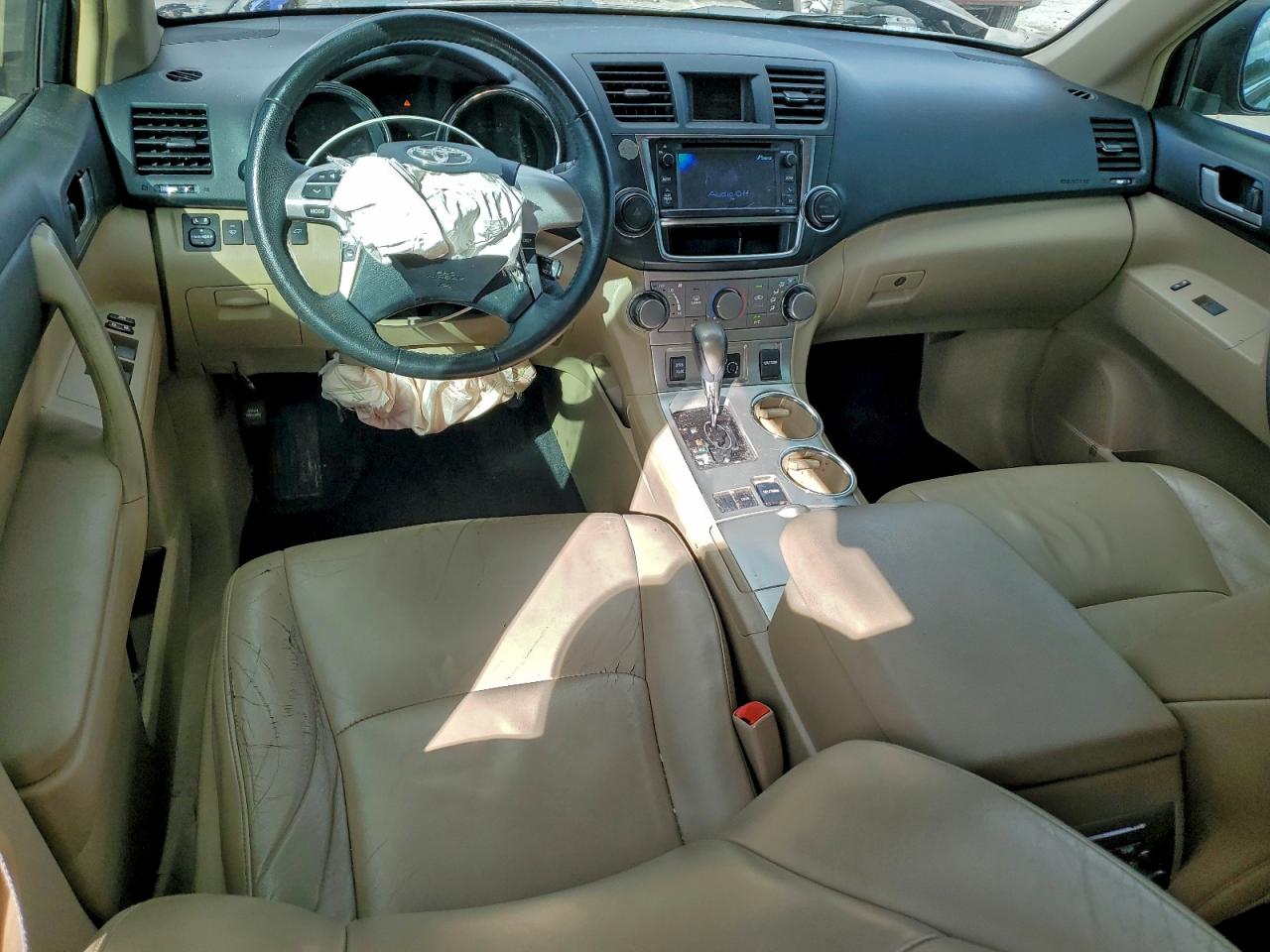 2013 TOYOTA HIGHLANDER BASE photo 8