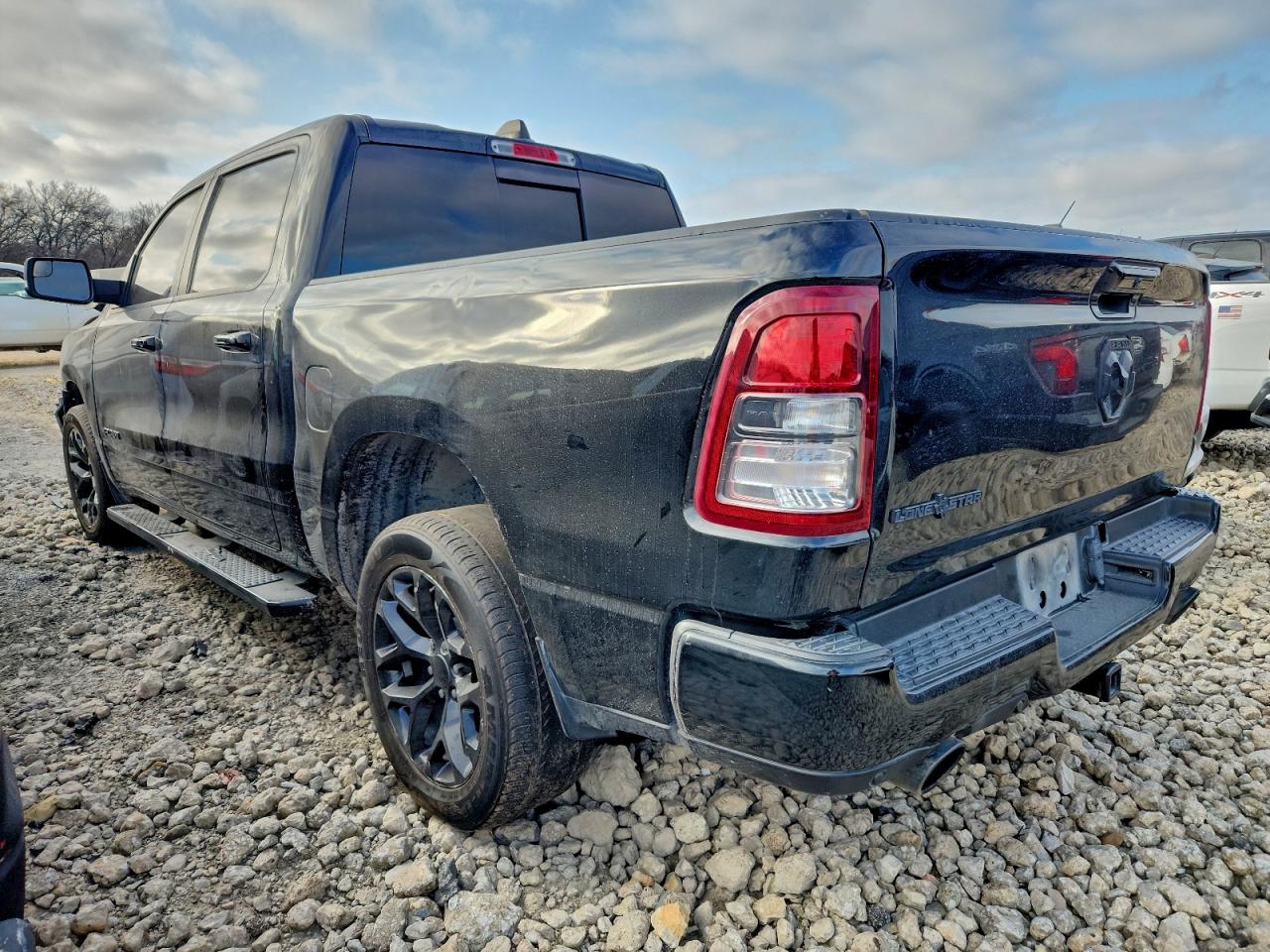 2021 RAM 1500 photo 2