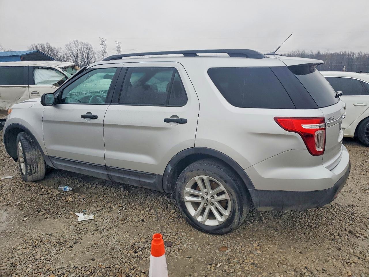 2015 FORD EXPLORER photo 3