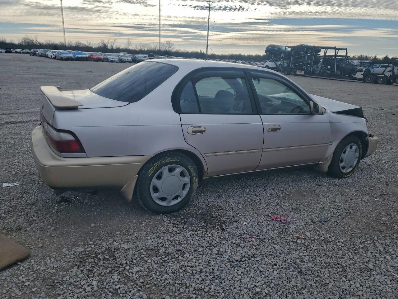 1997 TOYOTA COROLLA DX photo 3