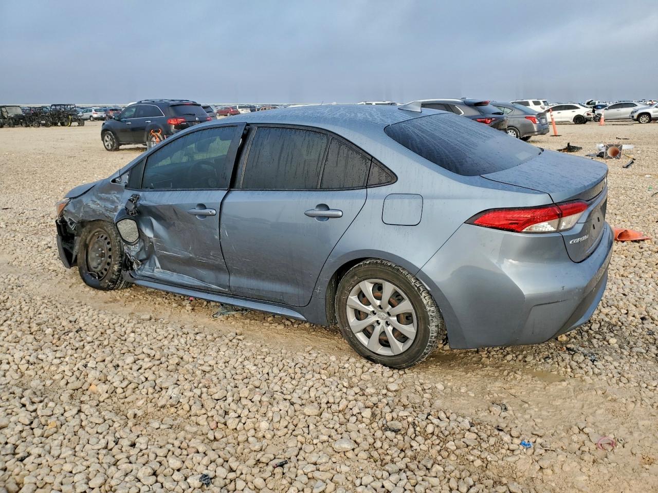 2021 TOYOTA COROLLA LE photo 2