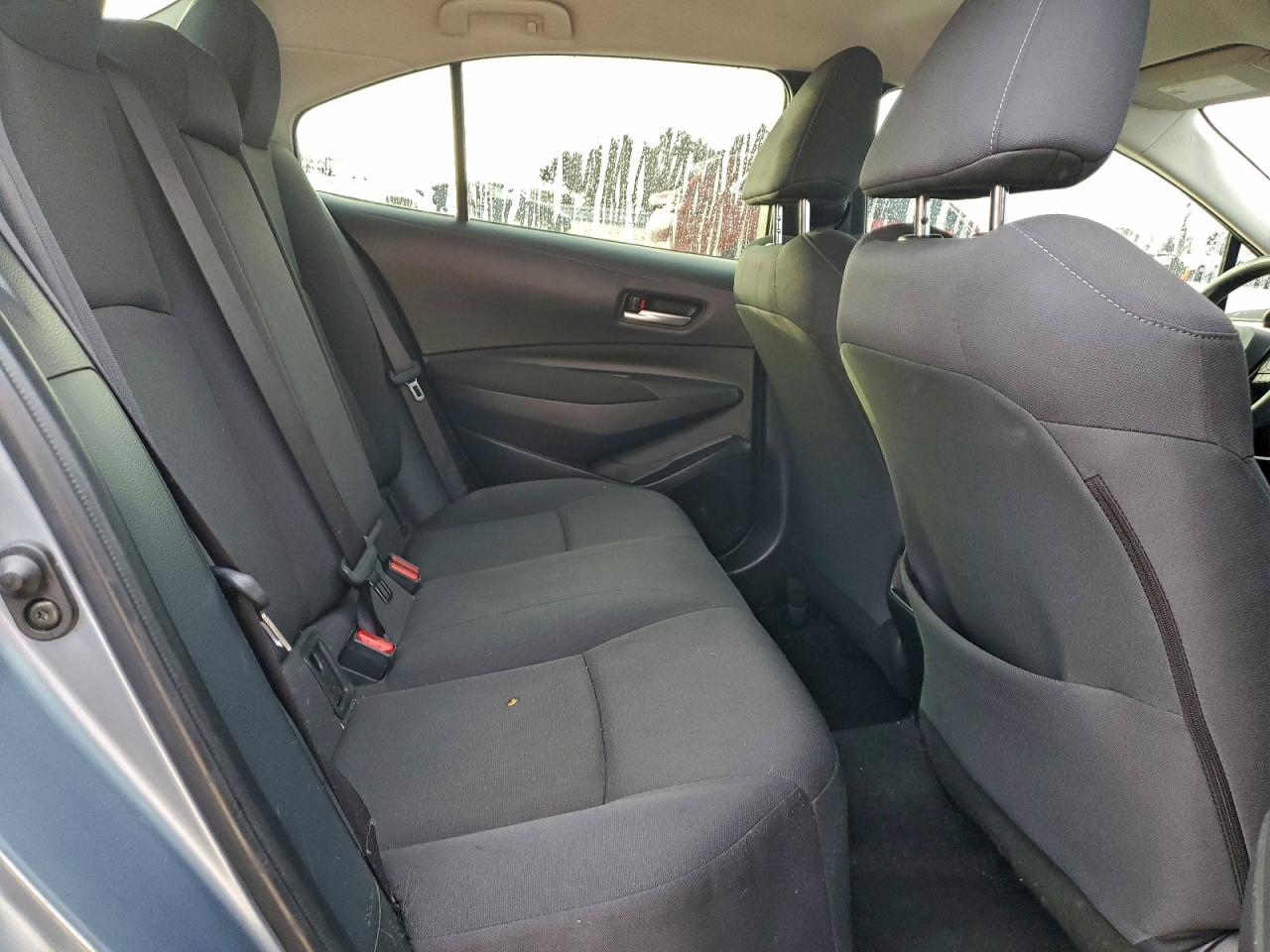 2021 TOYOTA COROLLA LE photo 10