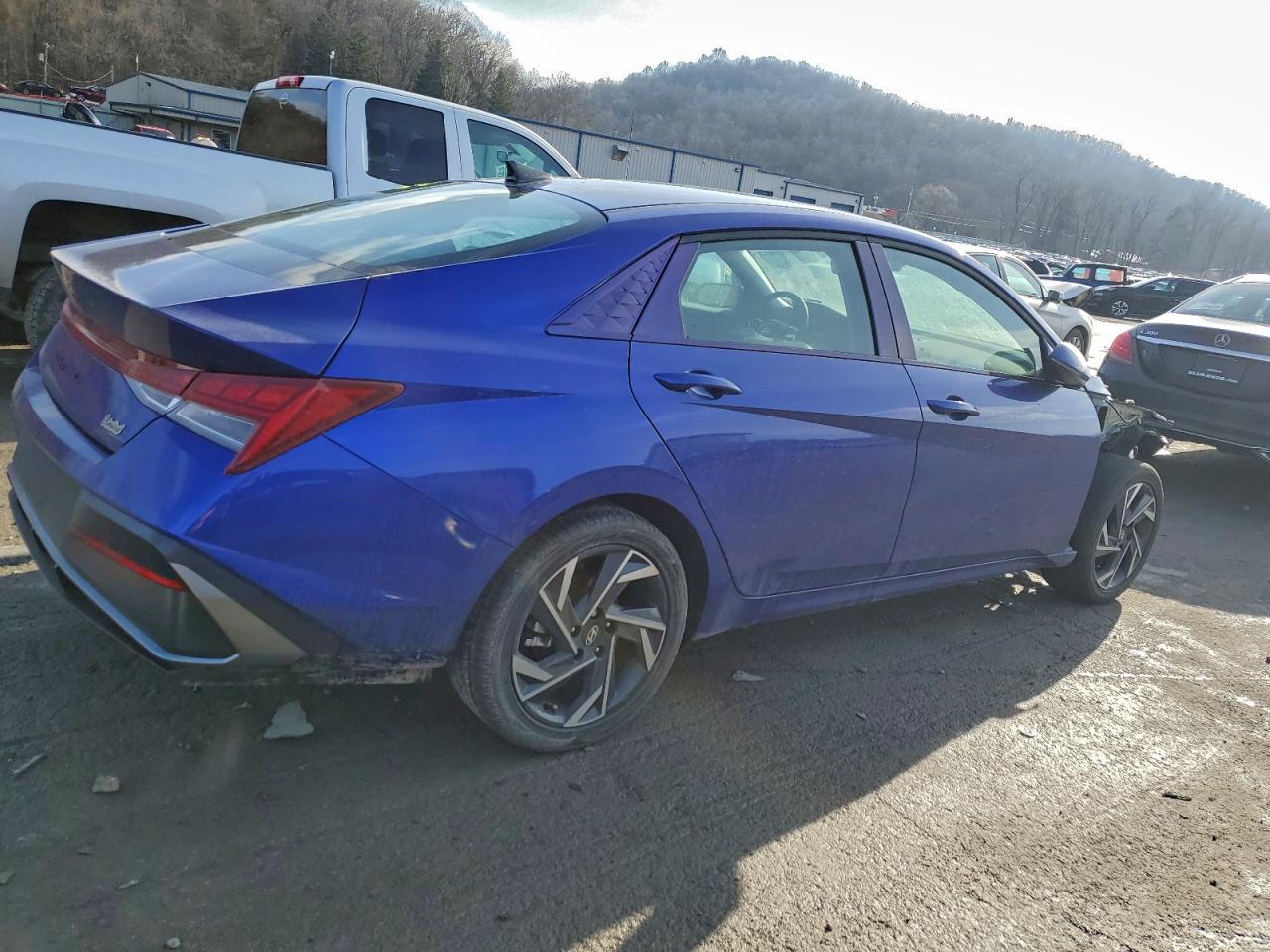 2025 HYUNDAI ELANTRA LIMITED photo 5