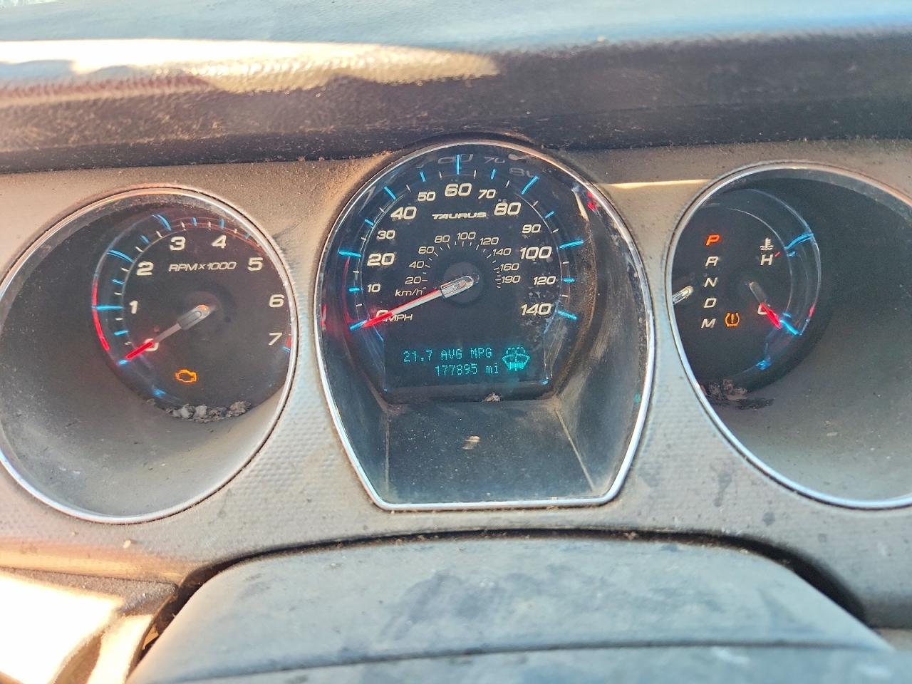 2010 FORD TAURUS SEL photo 9