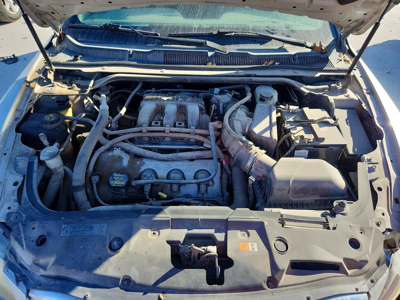 2010 FORD TAURUS SEL photo 11